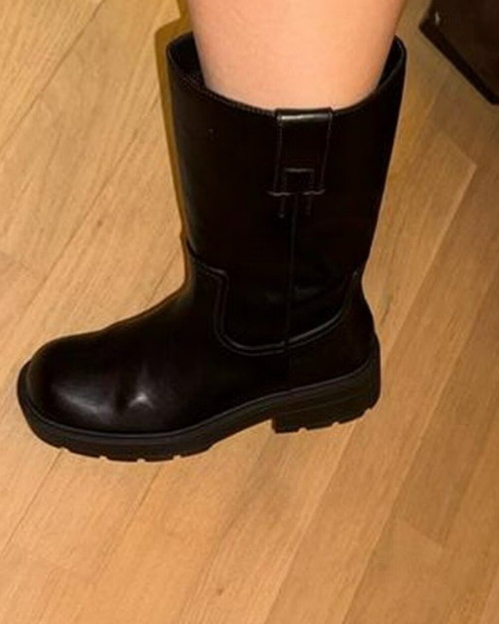 Classic Black Mid-Calf Women's Boot. Size 9W